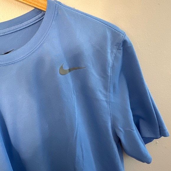 Nike tee - Picture 2 of 3